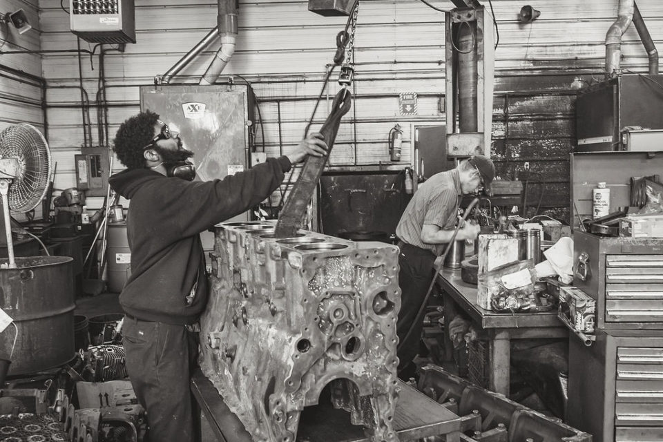 Engine Parts Cleaning & Inspection – Baril Engine